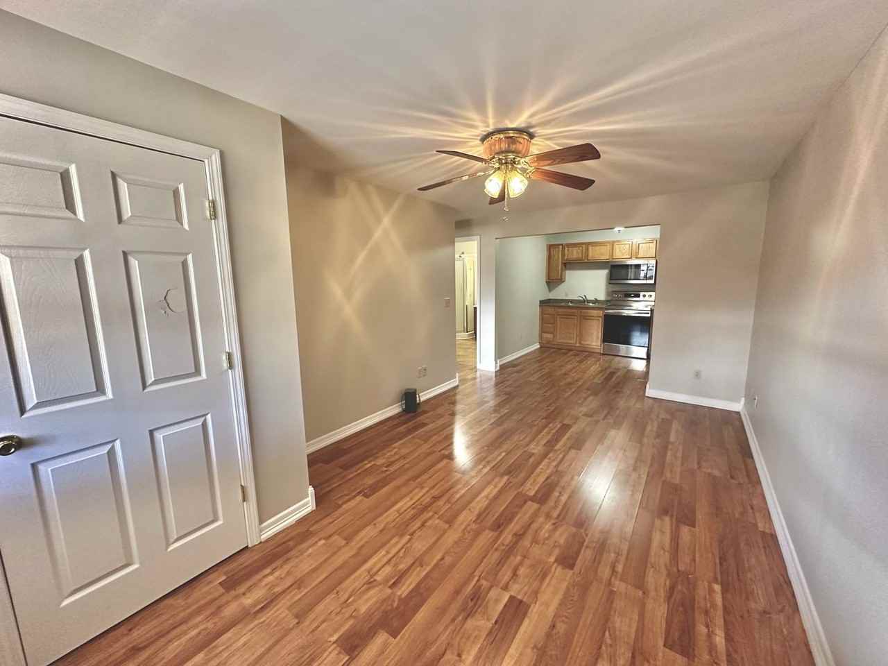 208 Pine Ln - Photo 3 of 8