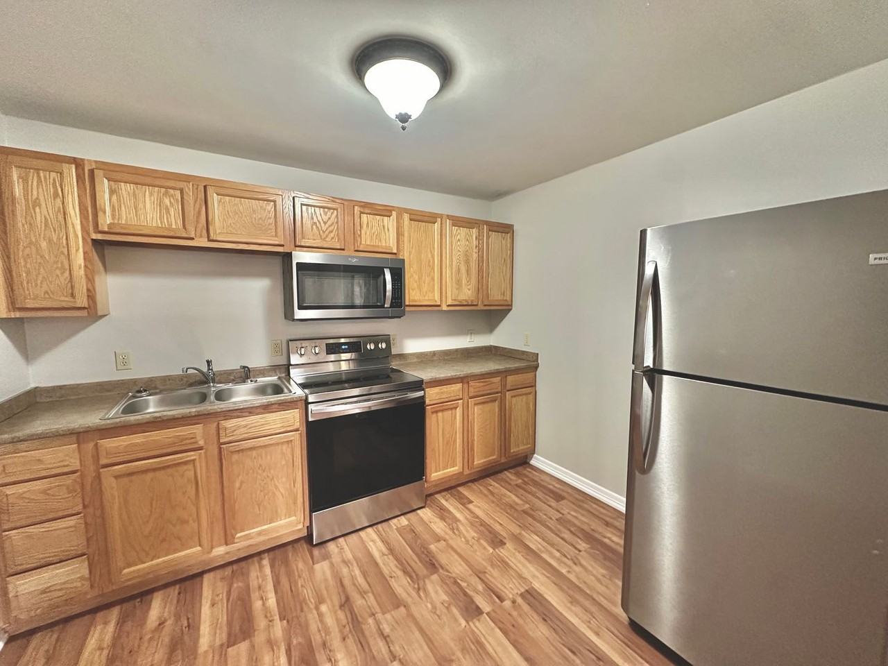 208 Pine Ln - Photo 5 of 8