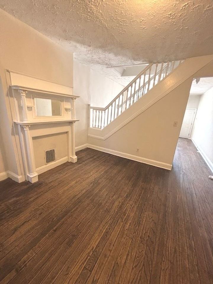 2518 W Fairmount Ave - Photo 5 of 23