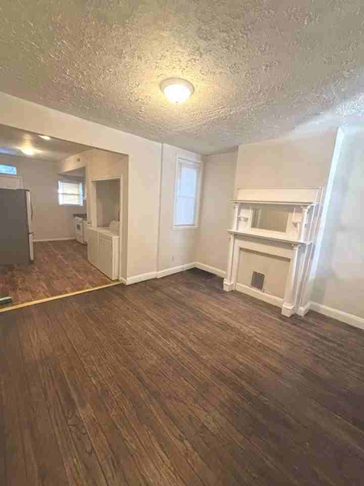 2518 W Fairmount Ave - Photo 6 of 23