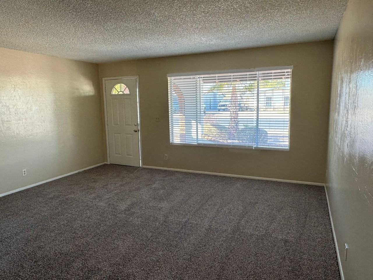 1523 N Markdale - Photo 2 of 20
