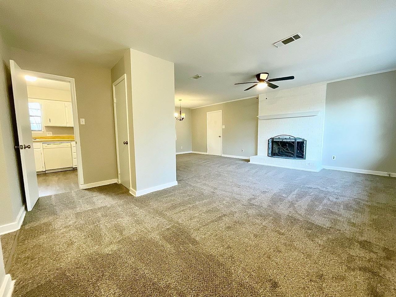 2003 Doris Dr - Photo 3 of 25