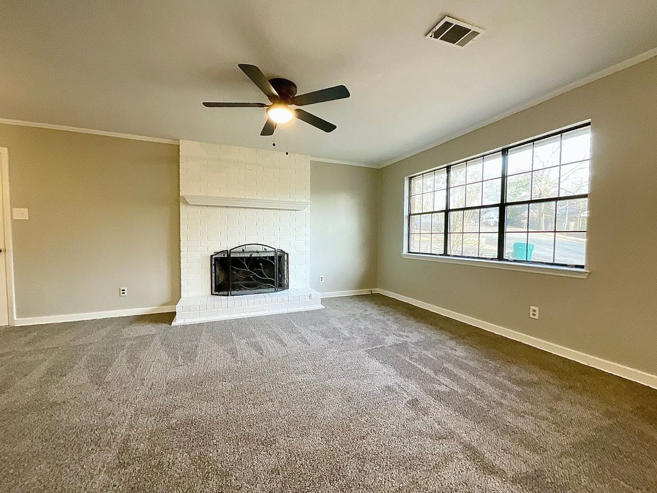 2003 Doris Dr - Photo 4 of 25