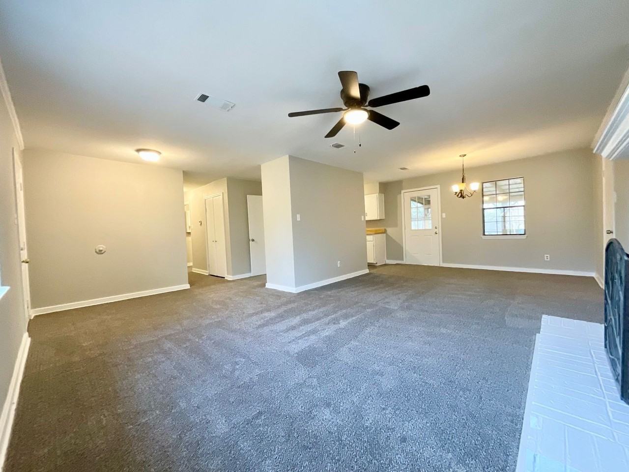 2003 Doris Dr - Photo 5 of 25