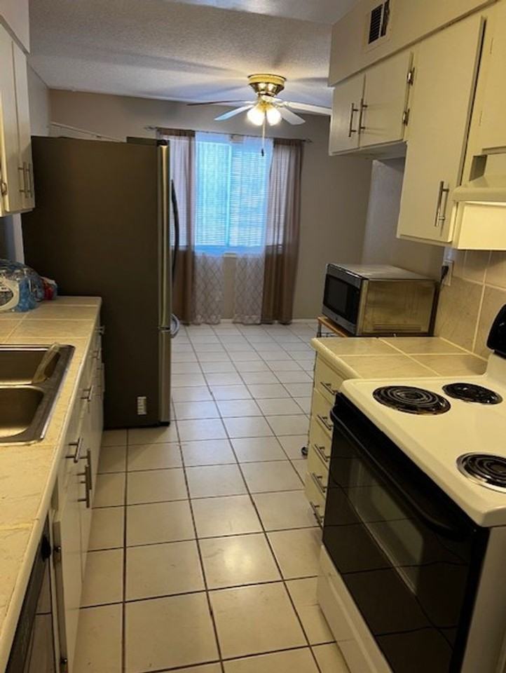 505 Scenic Dr - Photo 6 of 12