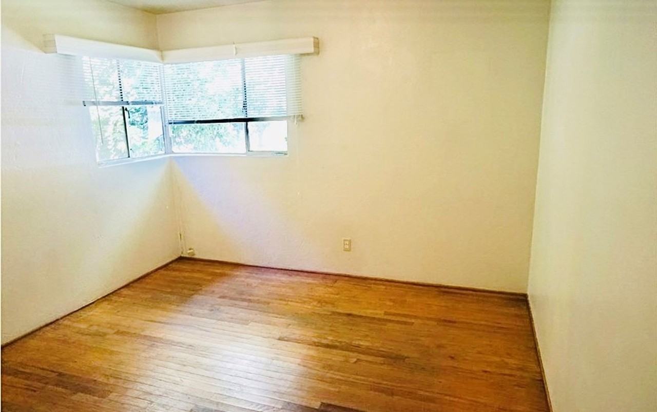 502 W Sacramento Ave - Photo 5 of 9