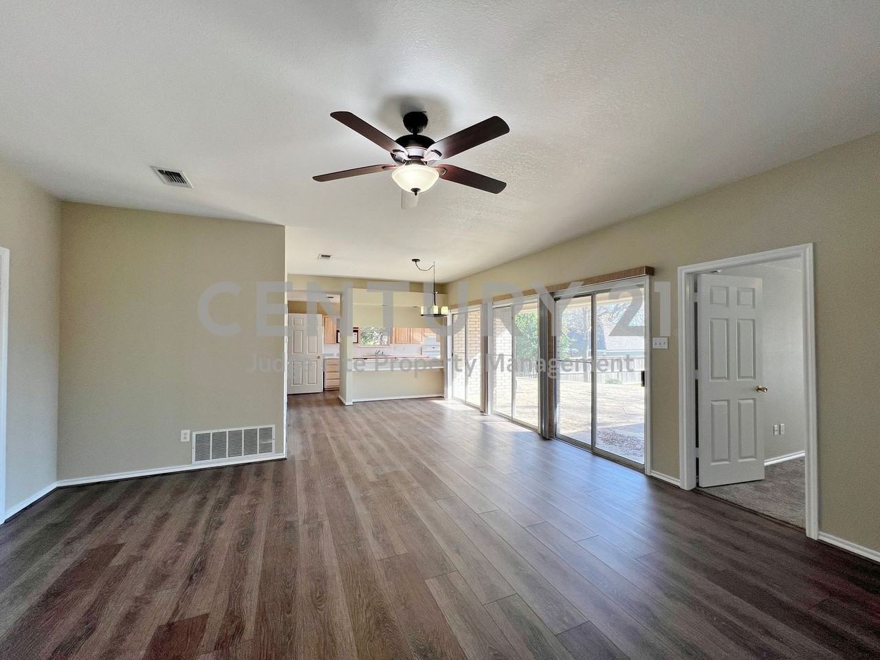 507 W Baylor St - Photo 2 of 13