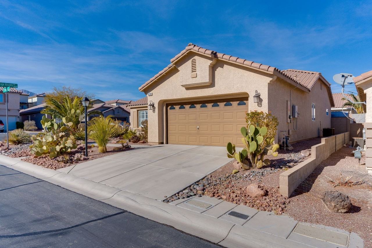 10708 Cliff Mountain Ave - Photo 6 of 33