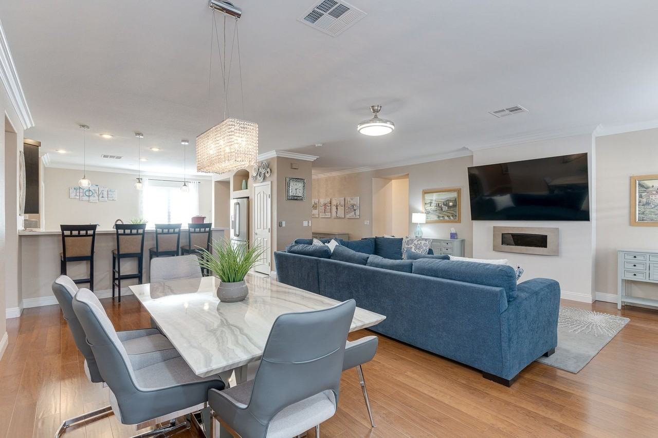 10708 Cliff Mountain Ave - Photo 2 of 33