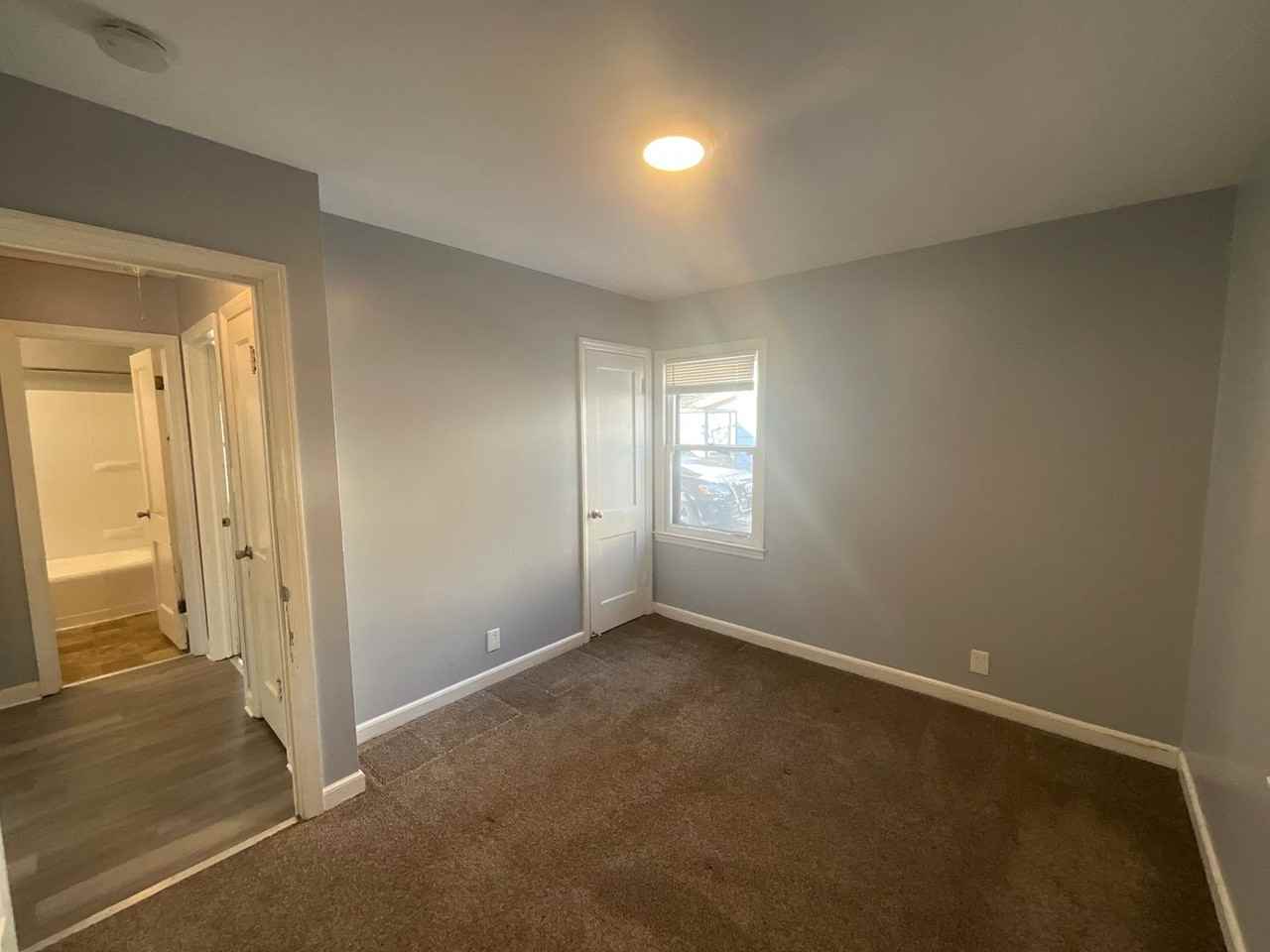 5695 N 57th St - Photo 5 of 9