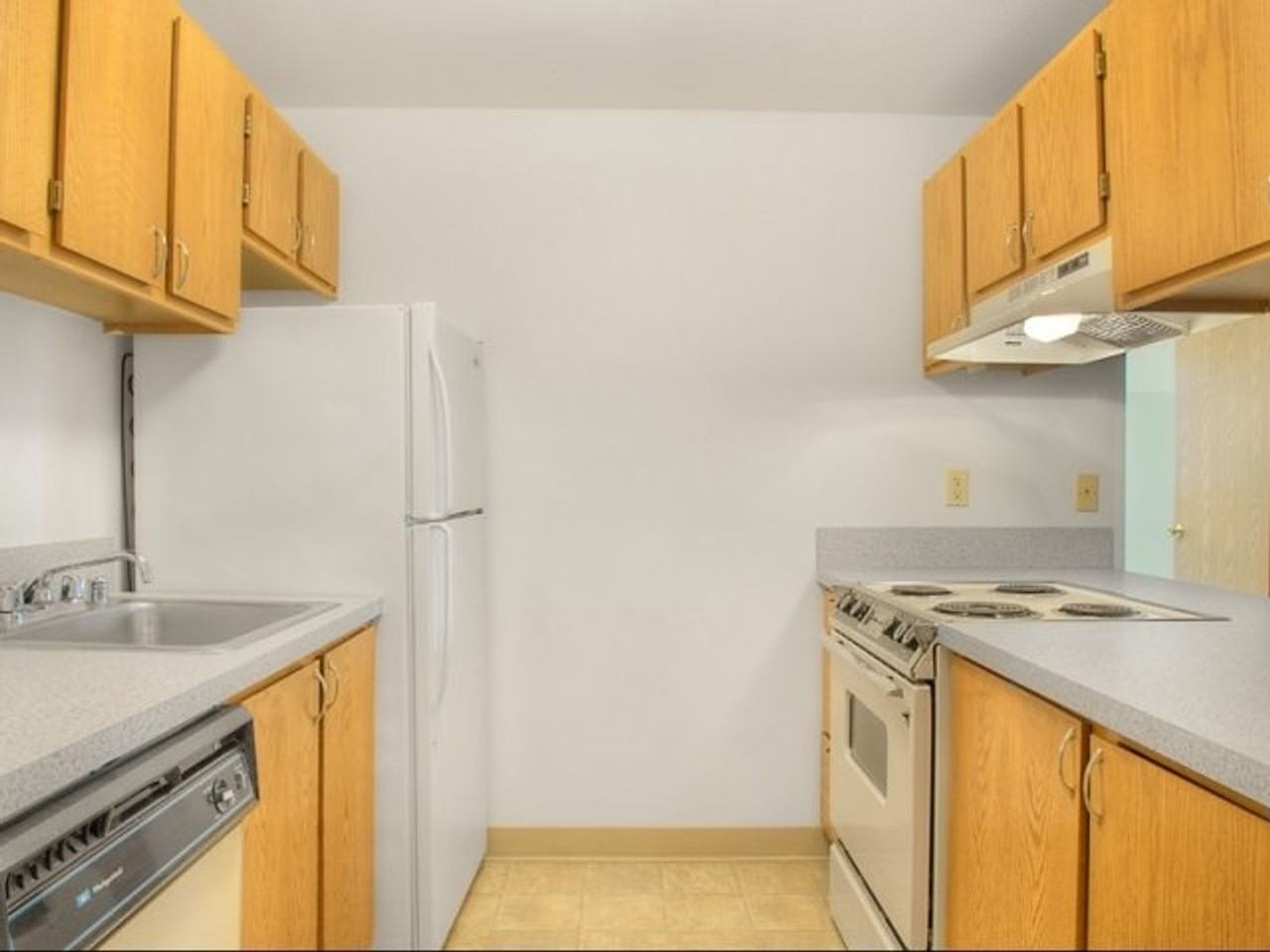 Beautiful 1, 2 and 3 bedroom homes available near Clark College! - Photo 6 of 39