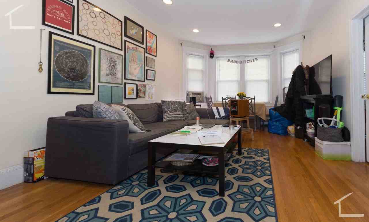 68 Babcock Street - Photo 3 of 9