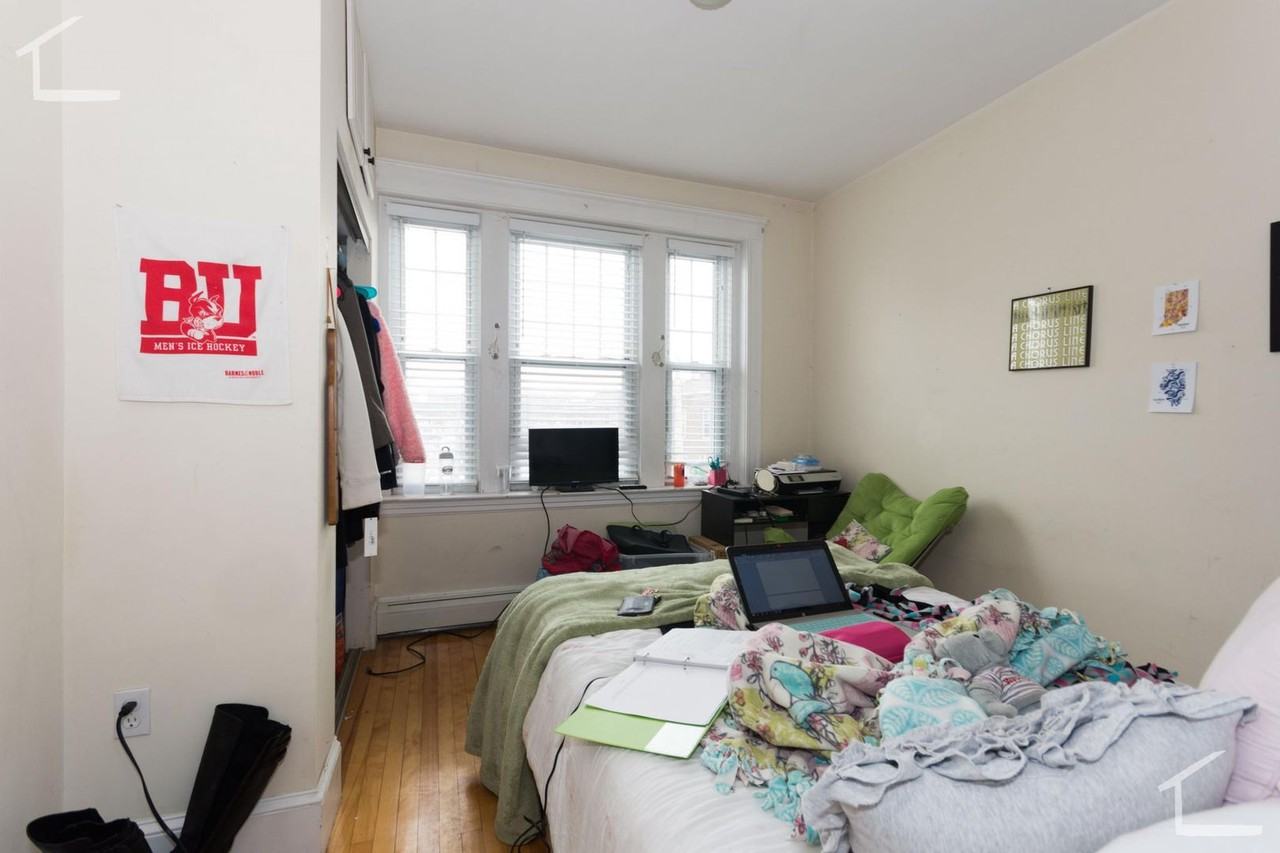 68 Babcock Street - Photo 4 of 9