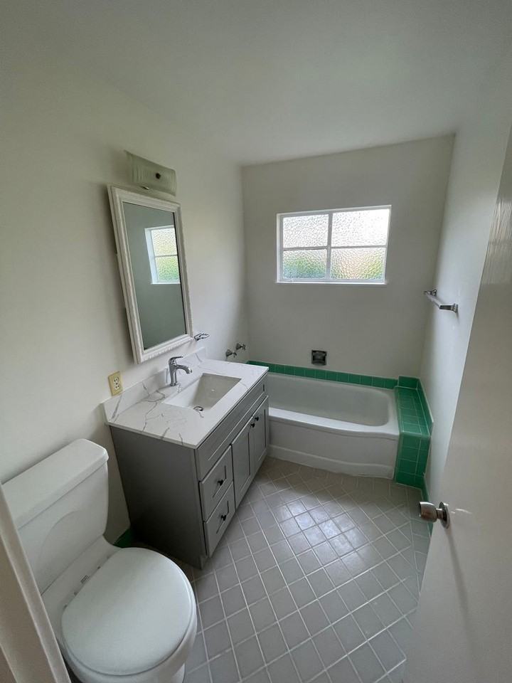 628 Camino Amigo - Photo 7 of 12