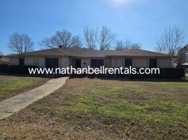 featured image of 3910 Shannon Dr