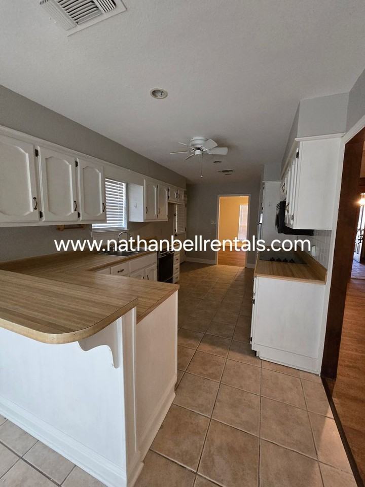 3910 Shannon Dr - Photo 6 of 17