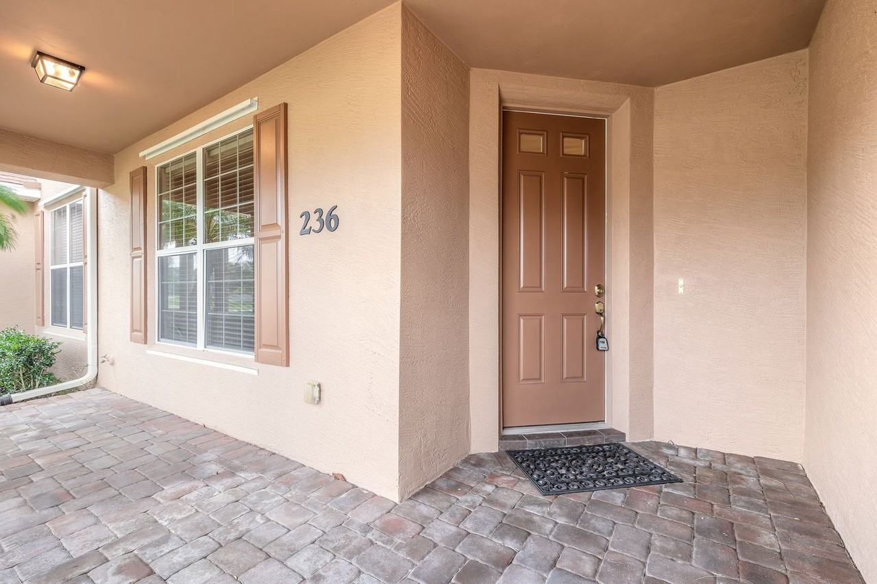 236 N Airport Rd - Photo 3 of 34