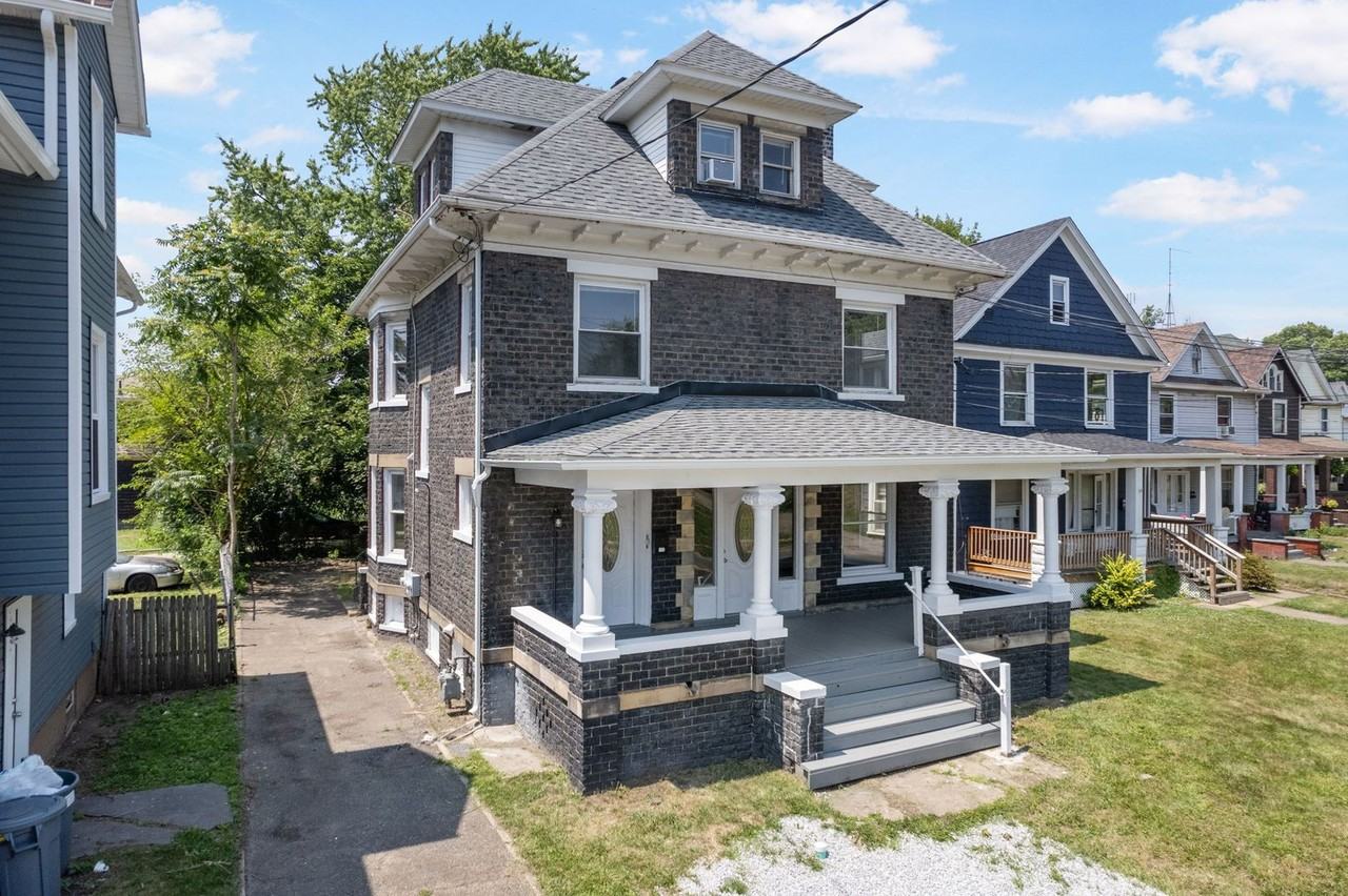 907 Fulton Rd Nw - Photo 2 of 12