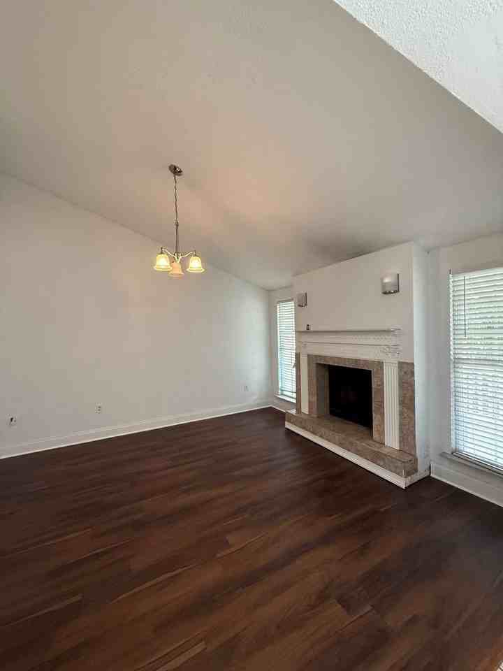 1113 Cinnamon Way E - Photo 2 of 10