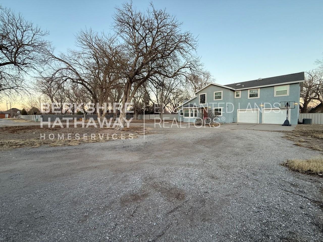 205 W Cherry Ln - Photo 2 of 34