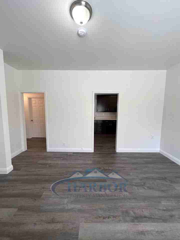 426-430 W. 22nd Street - Photo 3 of 11