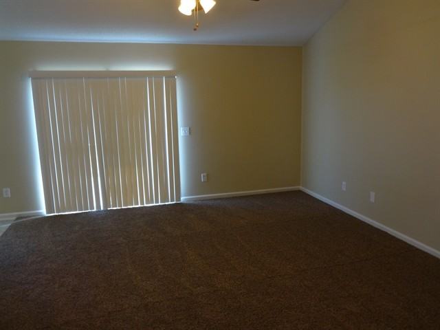 6847 Deep Springs Ct - Photo 3 of 9