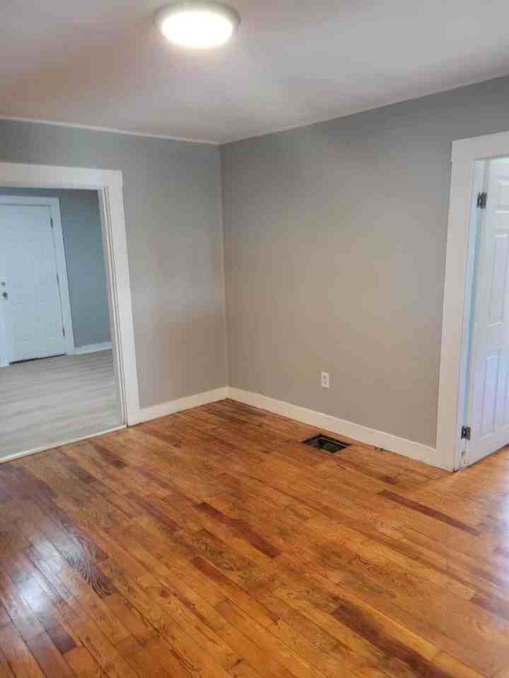 427 Hanover Street - Photo 2 of 10