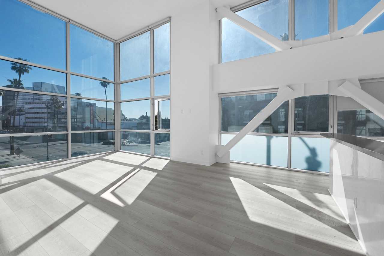 Blu Beverly Hills - Photo 3 of 27