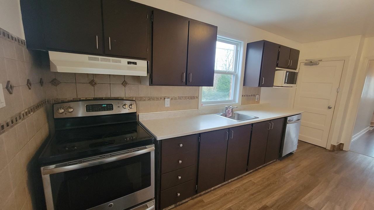 1508 Gilles Street - Photo 3 of 15