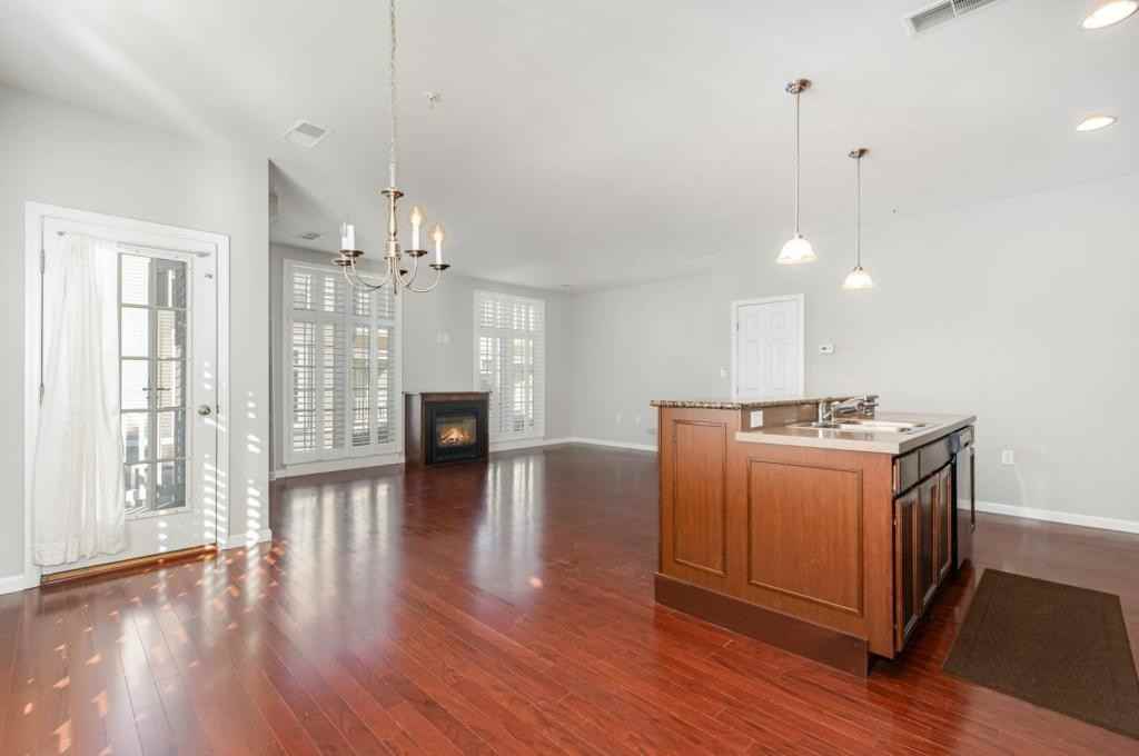 3029 Meridian Cmns Unit H - Photo 4 of 17