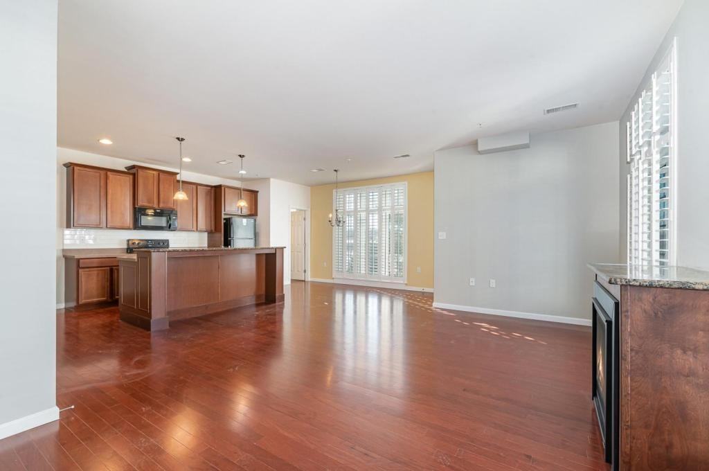 3029 Meridian Cmns Unit H - Photo 6 of 17