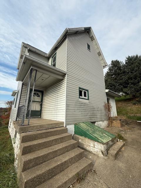 1625 6th Ave - Photo 2 of 17