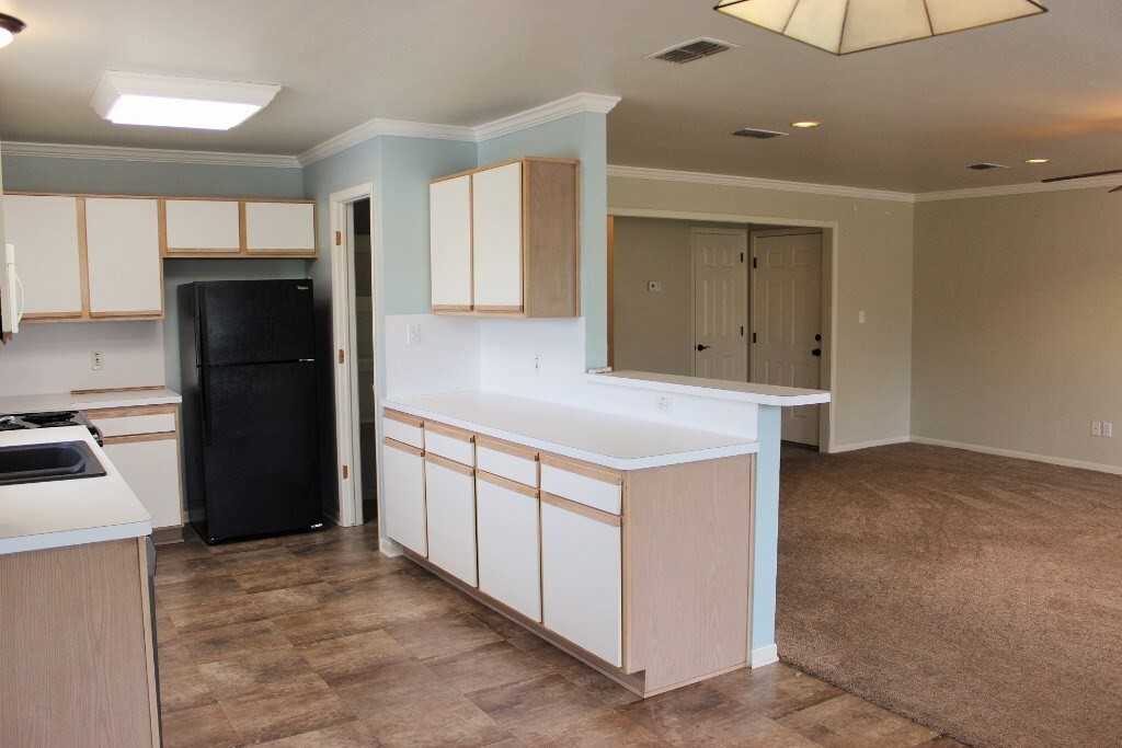 347 Stone Hill Dr #4 - Photo 5 of 13