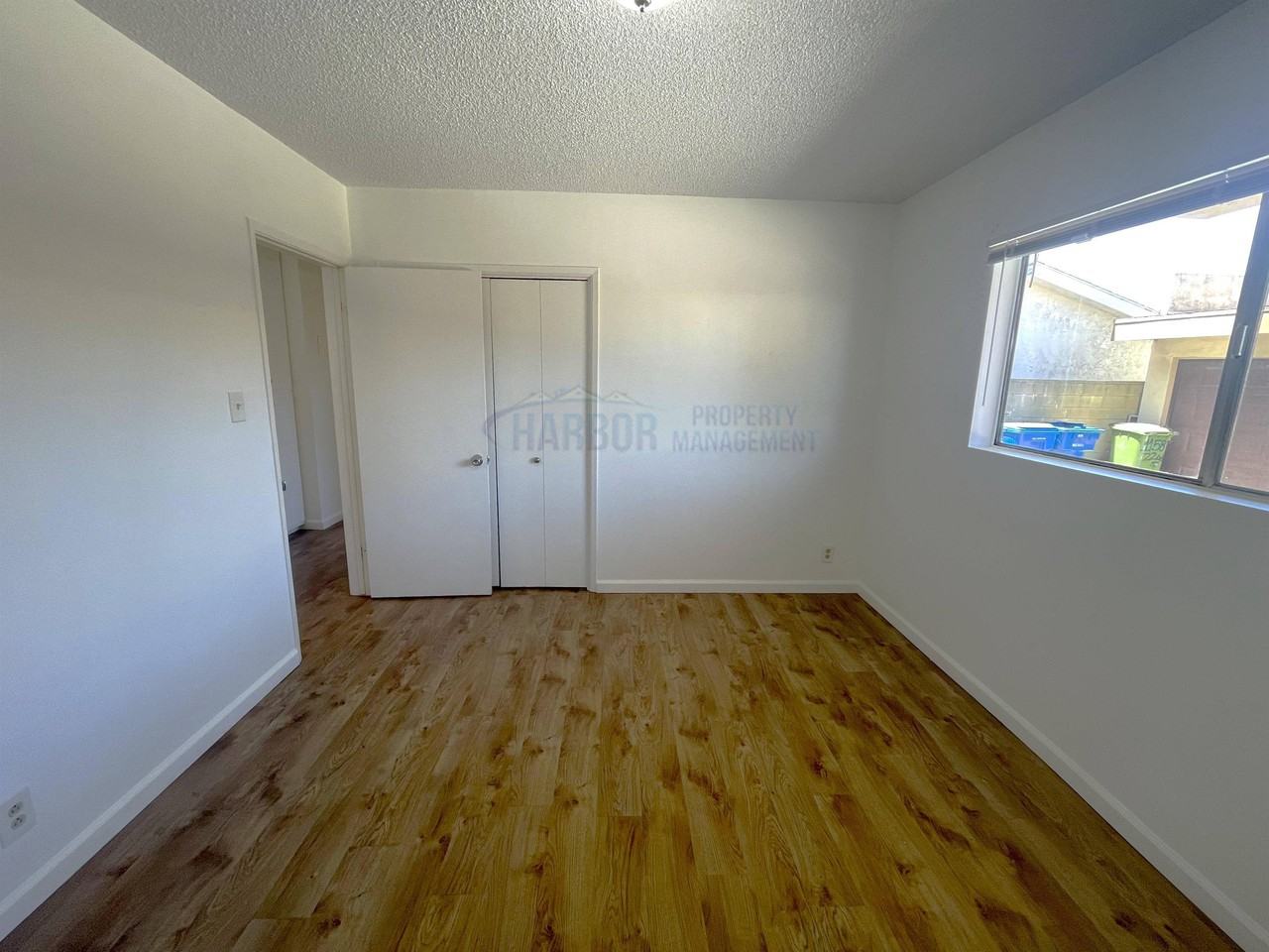 1158 W 22nd St - Photo 2 of 21