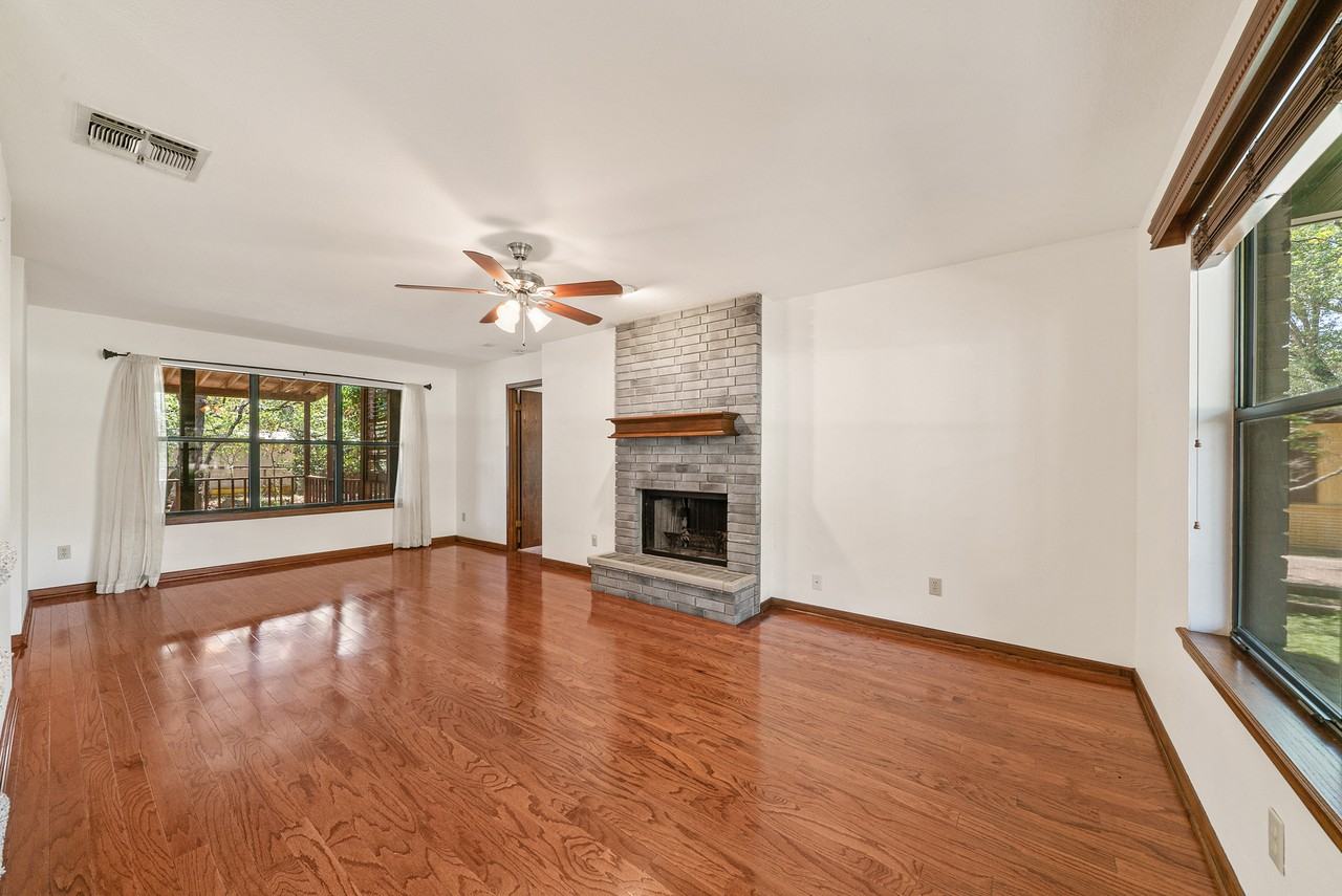 1710 Copper Hill Dr - Photo 3 of 35