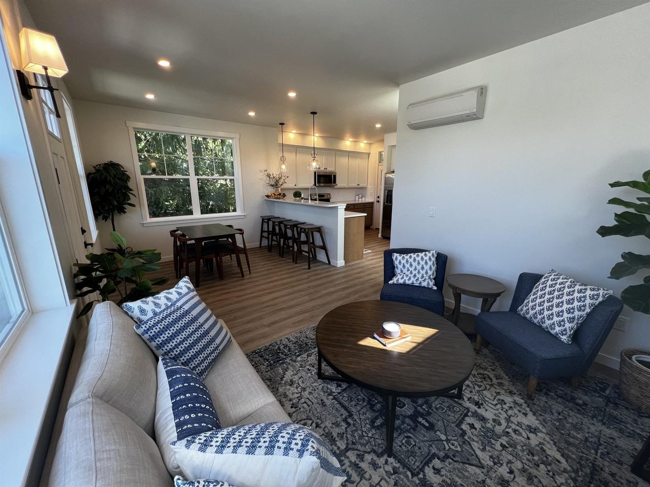 3228 E Sunset Dr - Photo 3 of 17