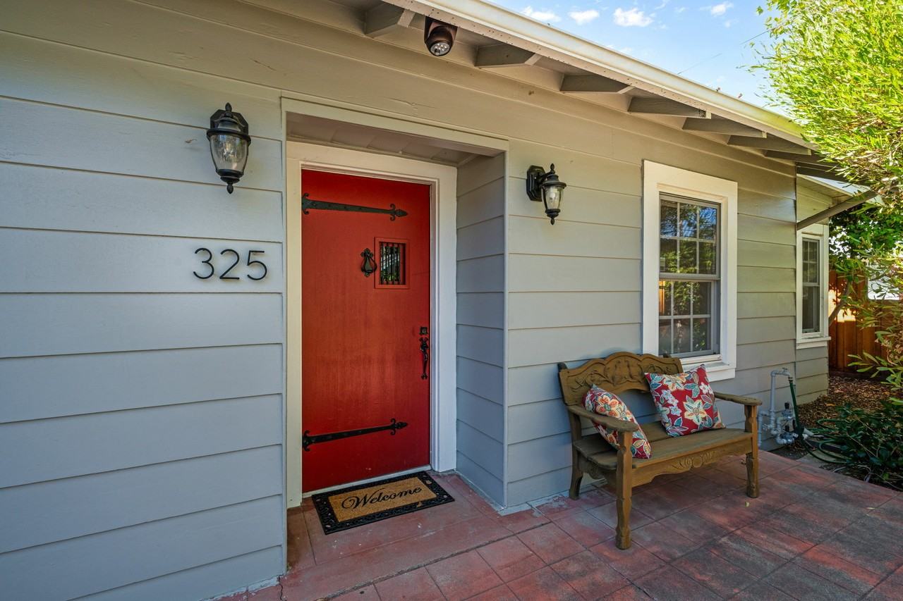 325 1st St - Photo 2 of 29