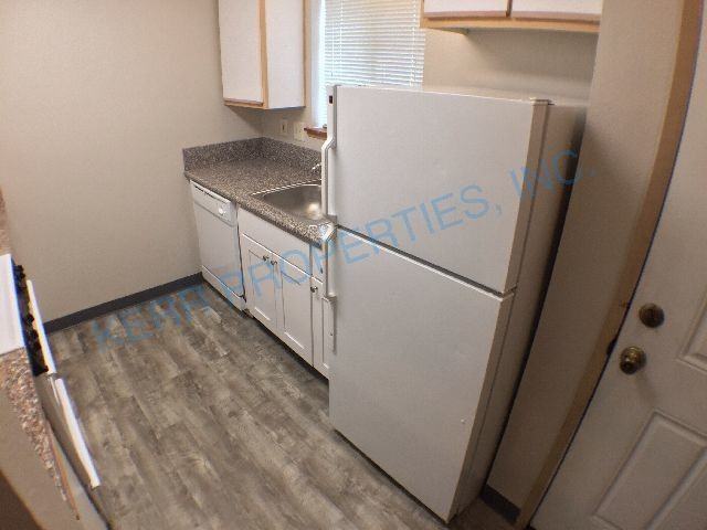 2219 Se Reedway St - Photo 5 of 15