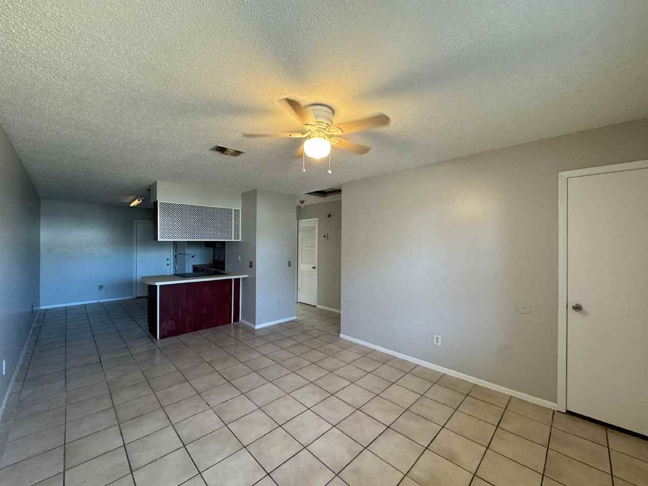 2716 Banyan St #B - Photo 3 of 9