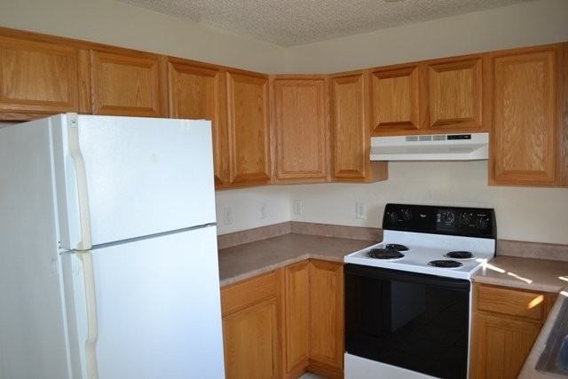 29 S Main St Apt F - Photo 2 of 29