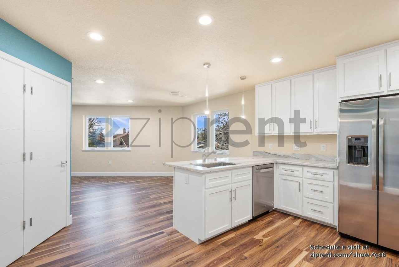 373A Endicott Ct #A - Photo 2 of 16