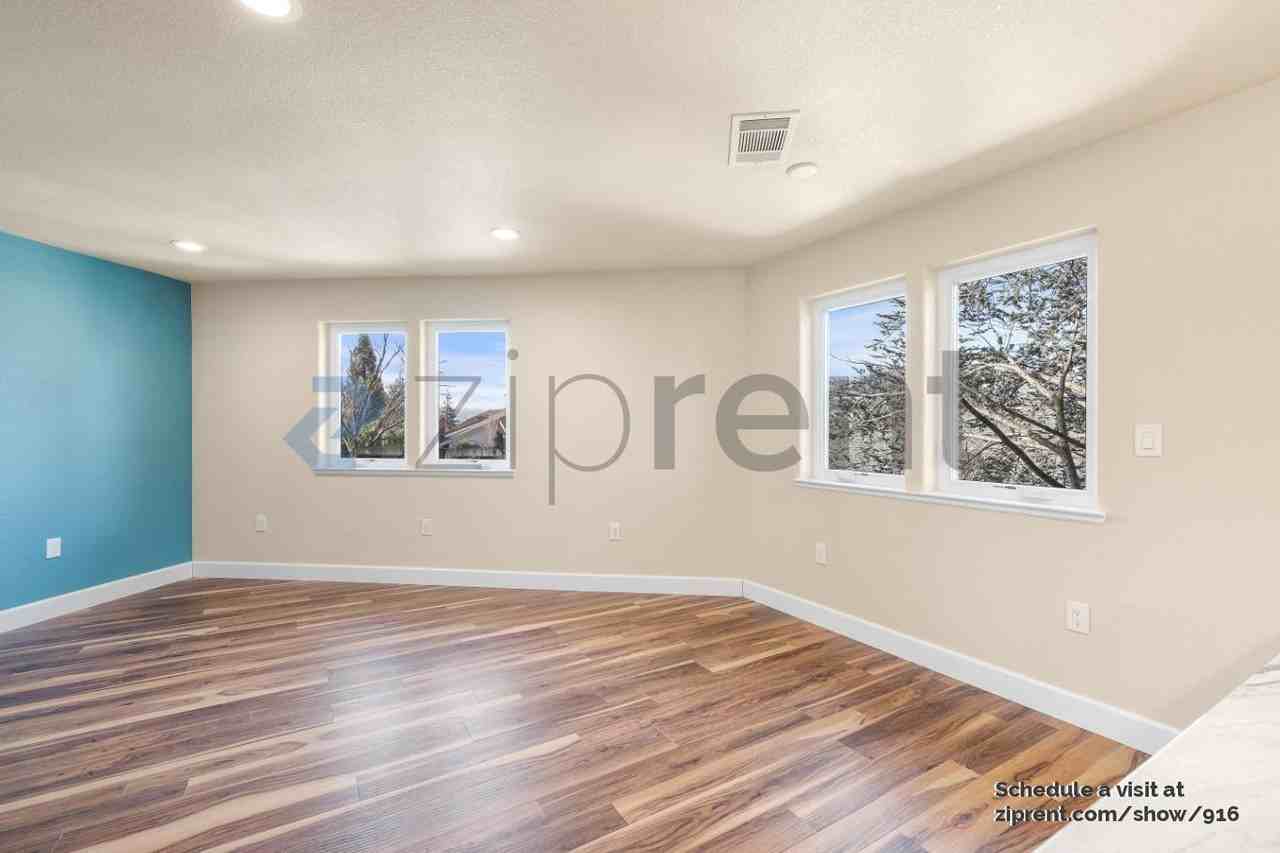 373A Endicott Ct #A - Photo 3 of 16