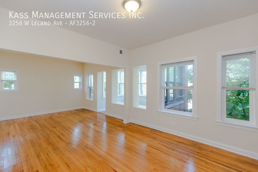 3256 W Leland Ave - Photo 2 of 12