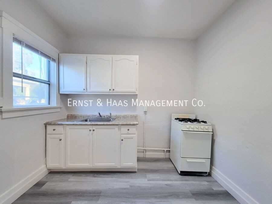 425 Daisy Ave #06 - Photo 7 of 12