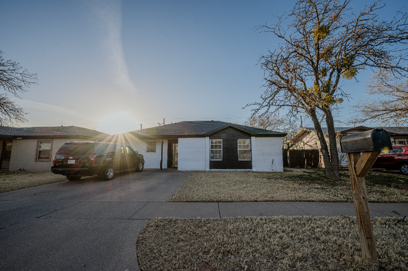 2408 Birch Ave - Photo 3 of 20