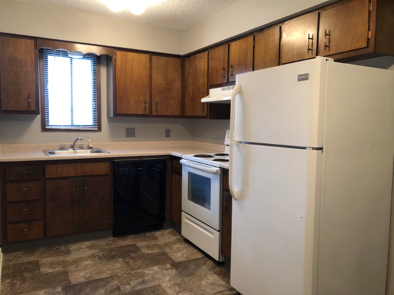 1720 Nw Pine Rd - Photo 4 of 9