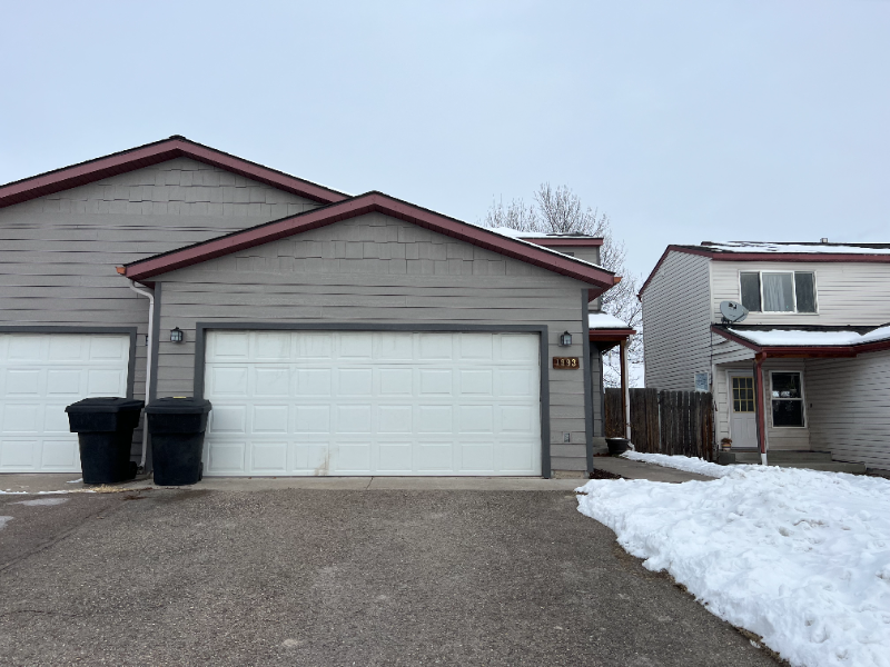 1993 Greatview Dr - Photo 2 of 9