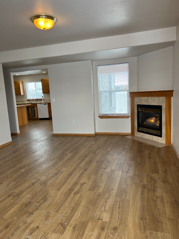 1993 Greatview Dr - Photo 4 of 9