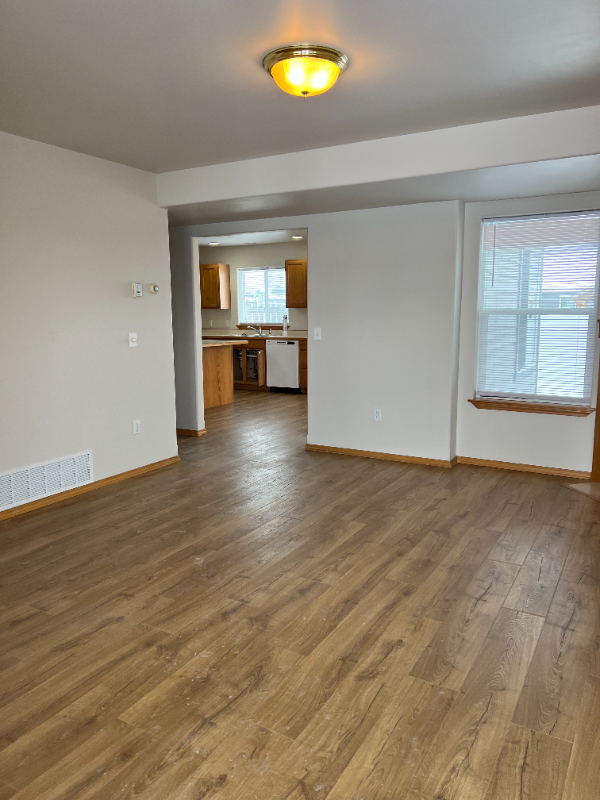 1993 Greatview Dr - Photo 6 of 9