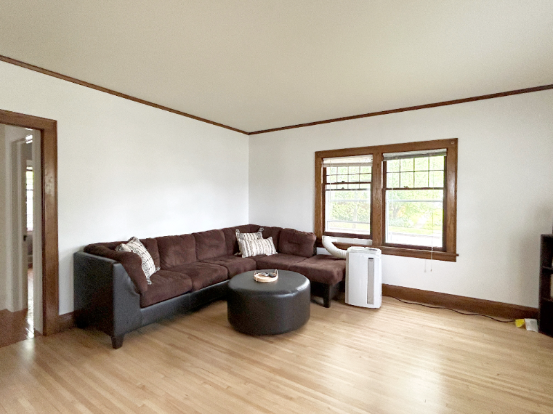 1202 Carlton Ave - Photo 5 of 12